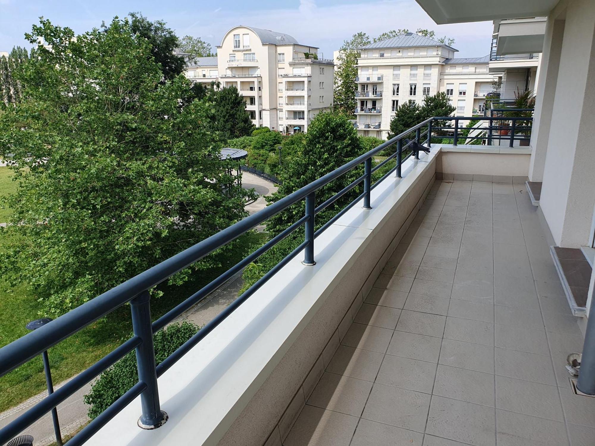Appartement Residentiel Au Vert Et Au Frais Montigny-le-Bretonneux Exterior foto